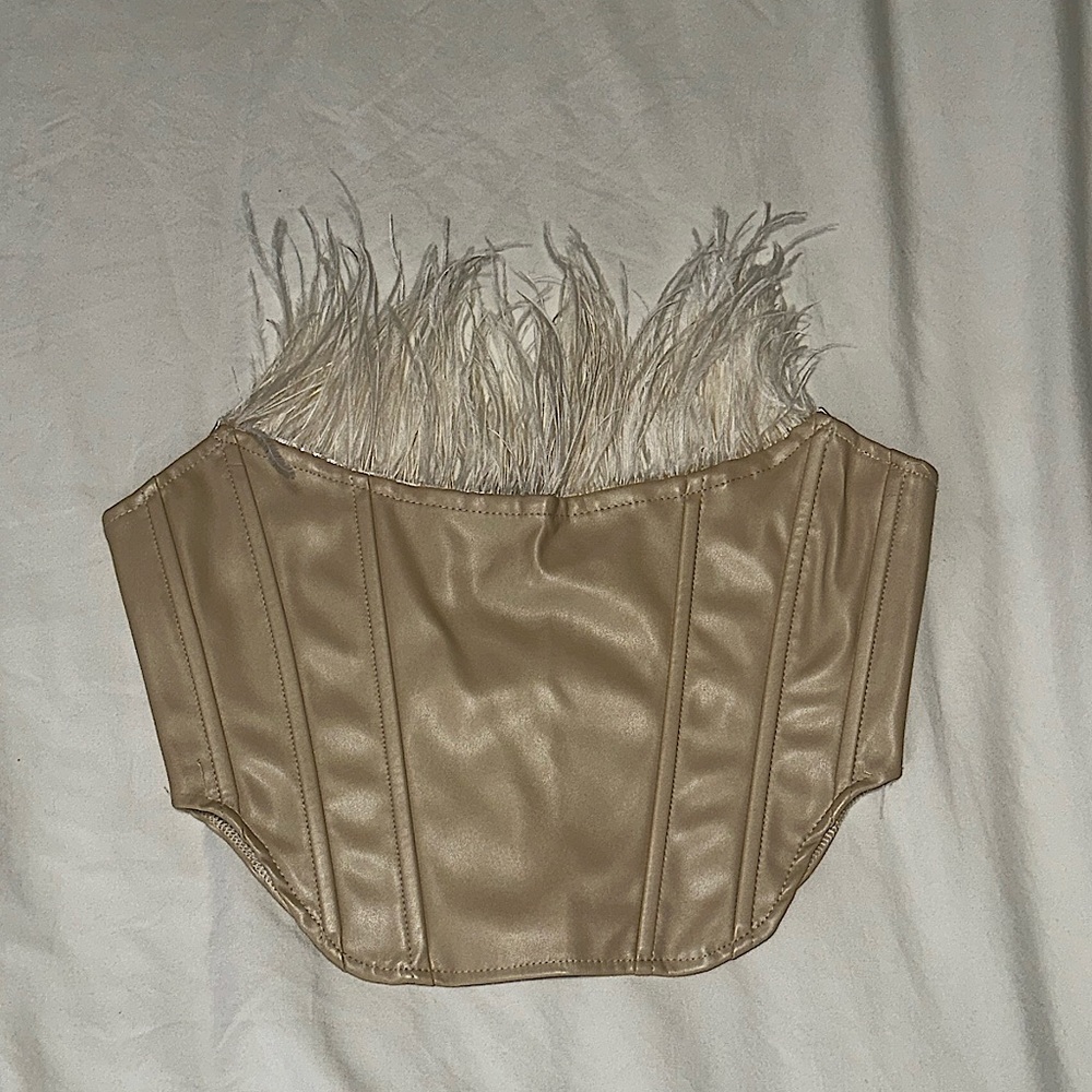 Nude cropped corset with cream feather detail